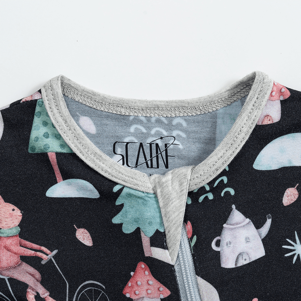 Cozy Baby Romper With Playful Print & Easy Zipper