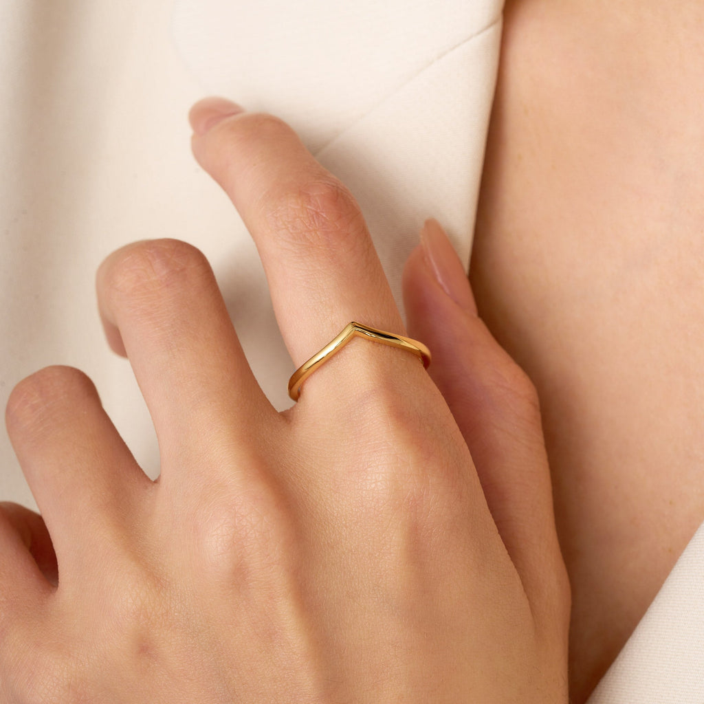 Bande minimaliste en forme de V