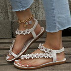 Sandales plates Mirabelle à fleurs délicates 