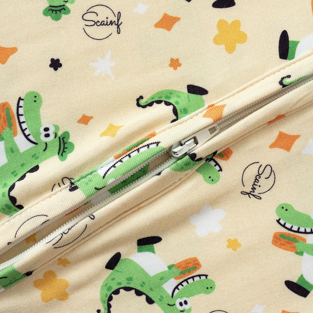 Adorable barboteuse bébé alligator