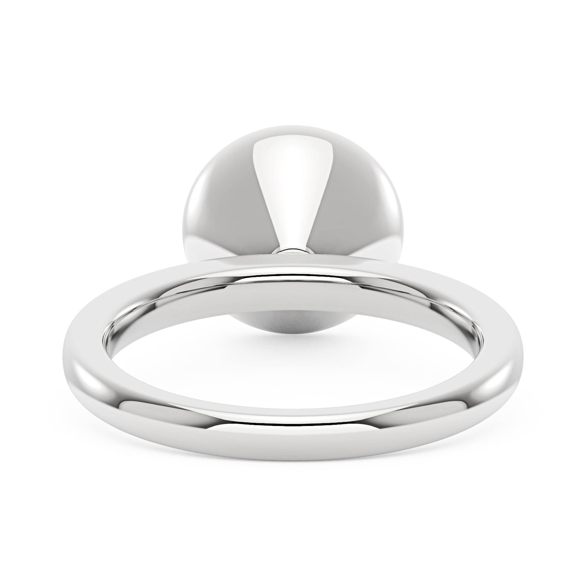 Bague solitaire en moissanite sertie sur une lunette ronde