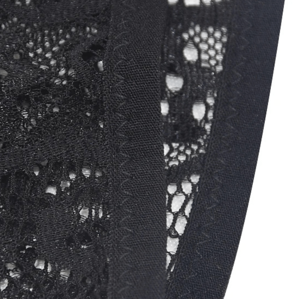 String taille basse en dentelle