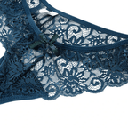 String taille basse en dentelle