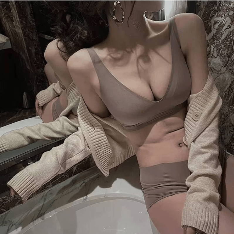 Seamless Comfortable Plunge Bra