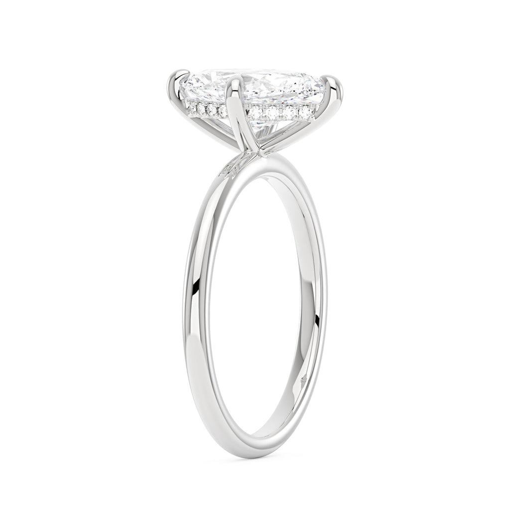 Bague solitaire en moissanite taille marquise avec halo caché