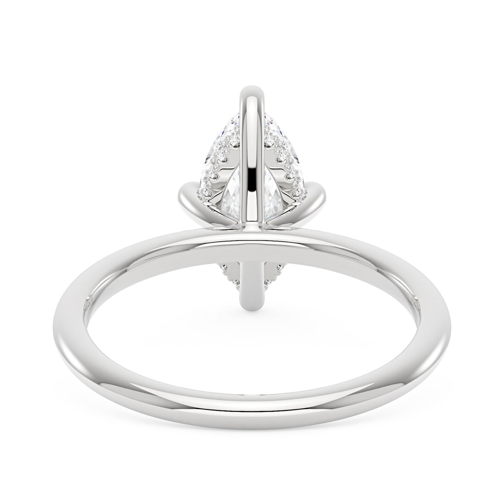 Bague solitaire en moissanite taille marquise avec halo caché