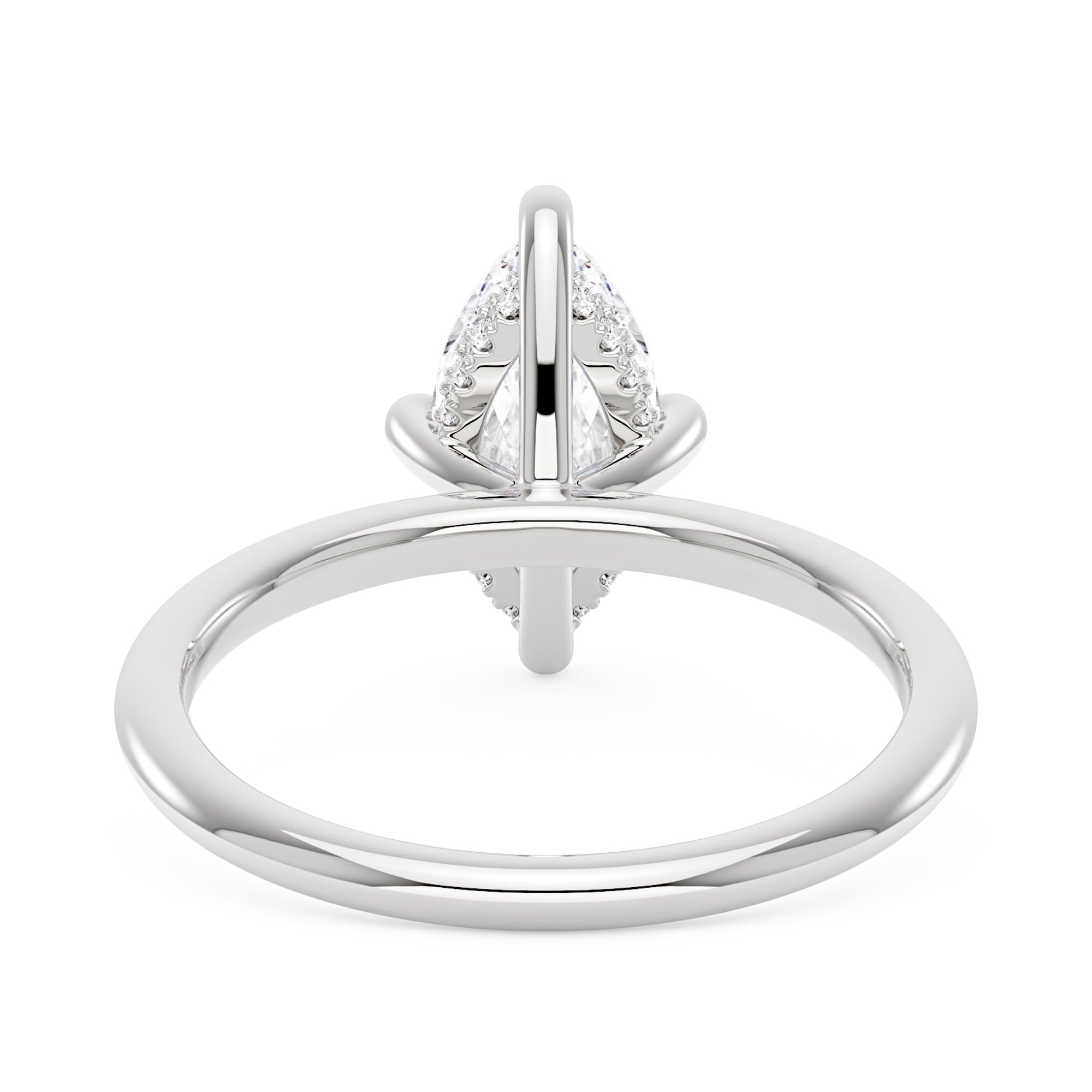 Bague solitaire en moissanite taille marquise avec halo caché