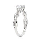 Bague solitaire ronde en moissanite entrelacée
